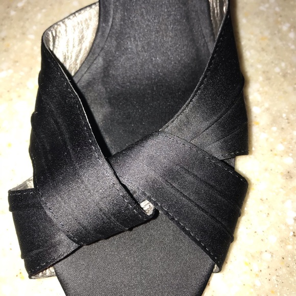 Black heels - Picture 4 of 6